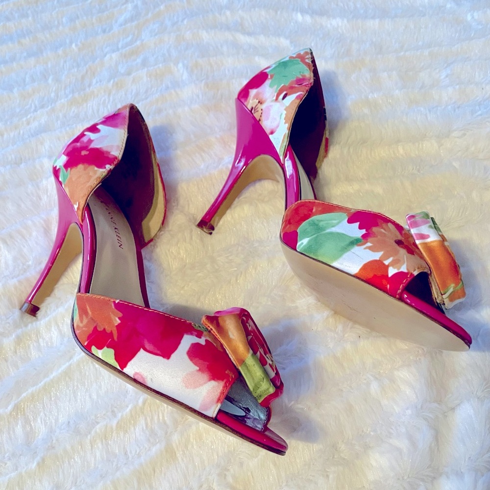 Anne Klein Floral Pumps